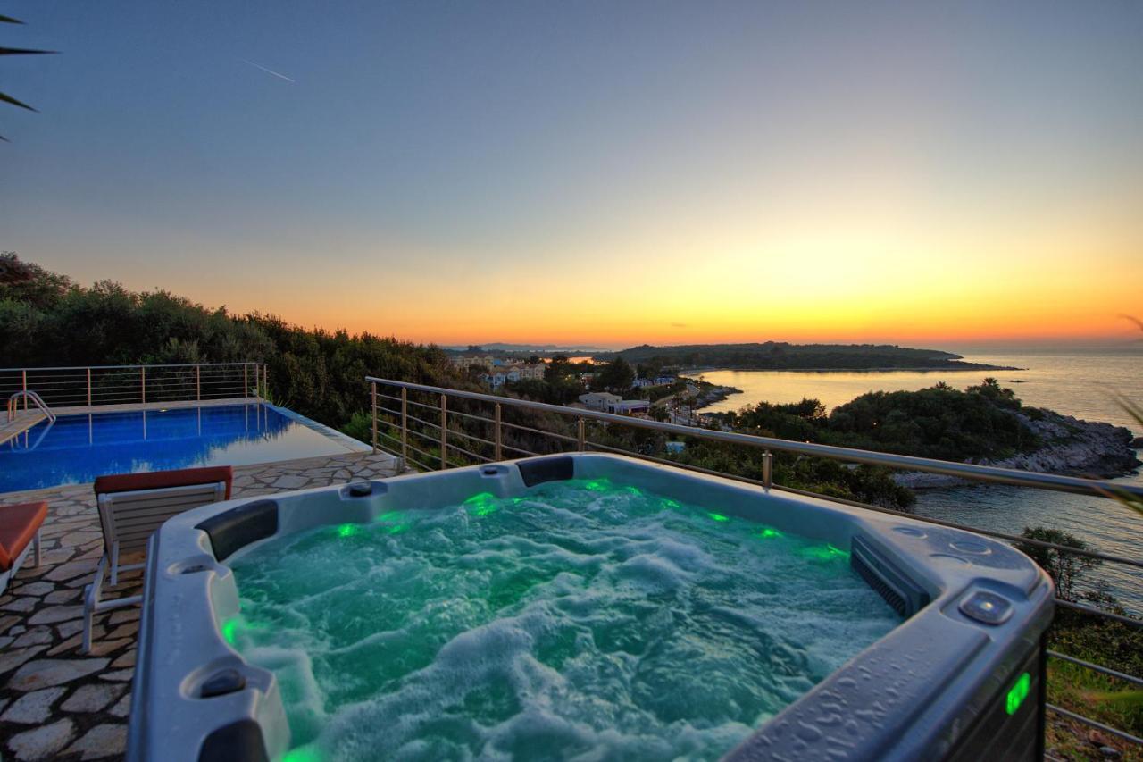 Beachfront Villa Seasun By Posarellivillas Agios Spyridon  Экстерьер фото
