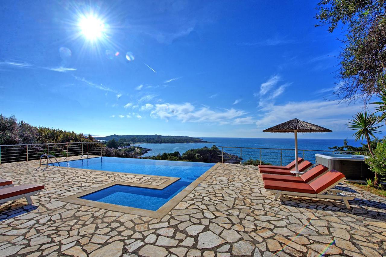 Beachfront Villa Seasun By Posarellivillas Agios Spyridon  Экстерьер фото