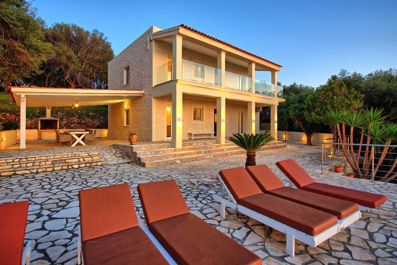 Beachfront Villa Seasun By Posarellivillas Agios Spyridon  Экстерьер фото